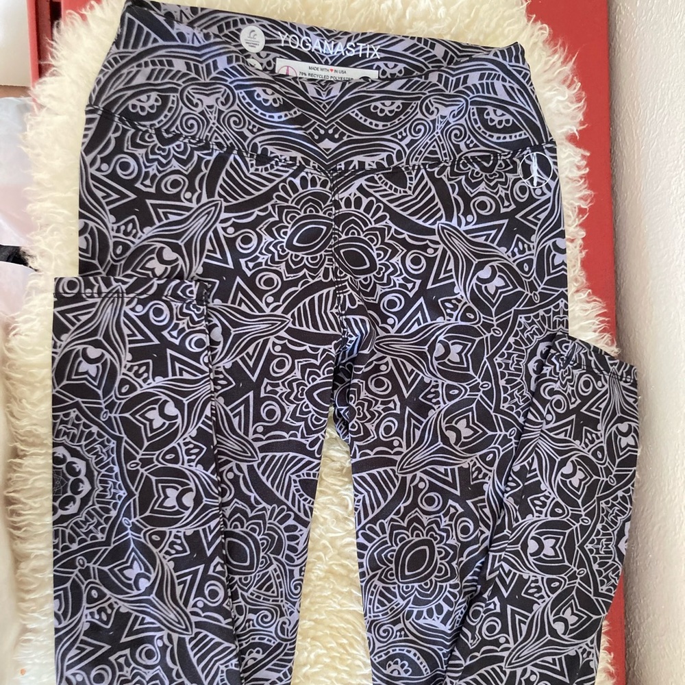 Yoganastix women’s medium leggings